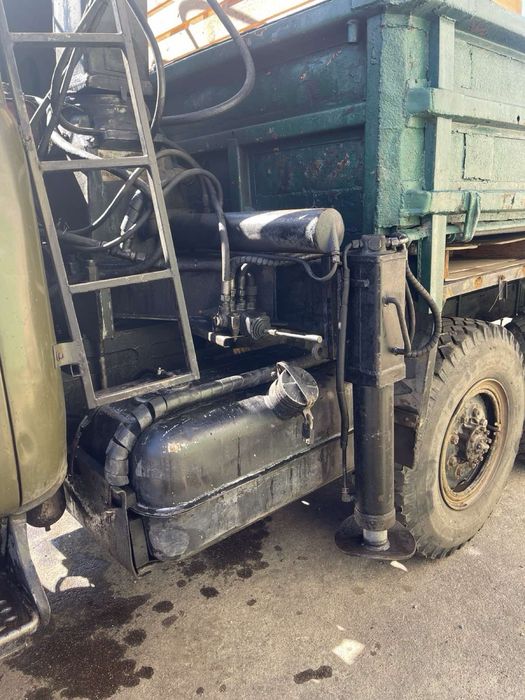 ЗІЛ 131 лісовоз самоскид з маніпулятором