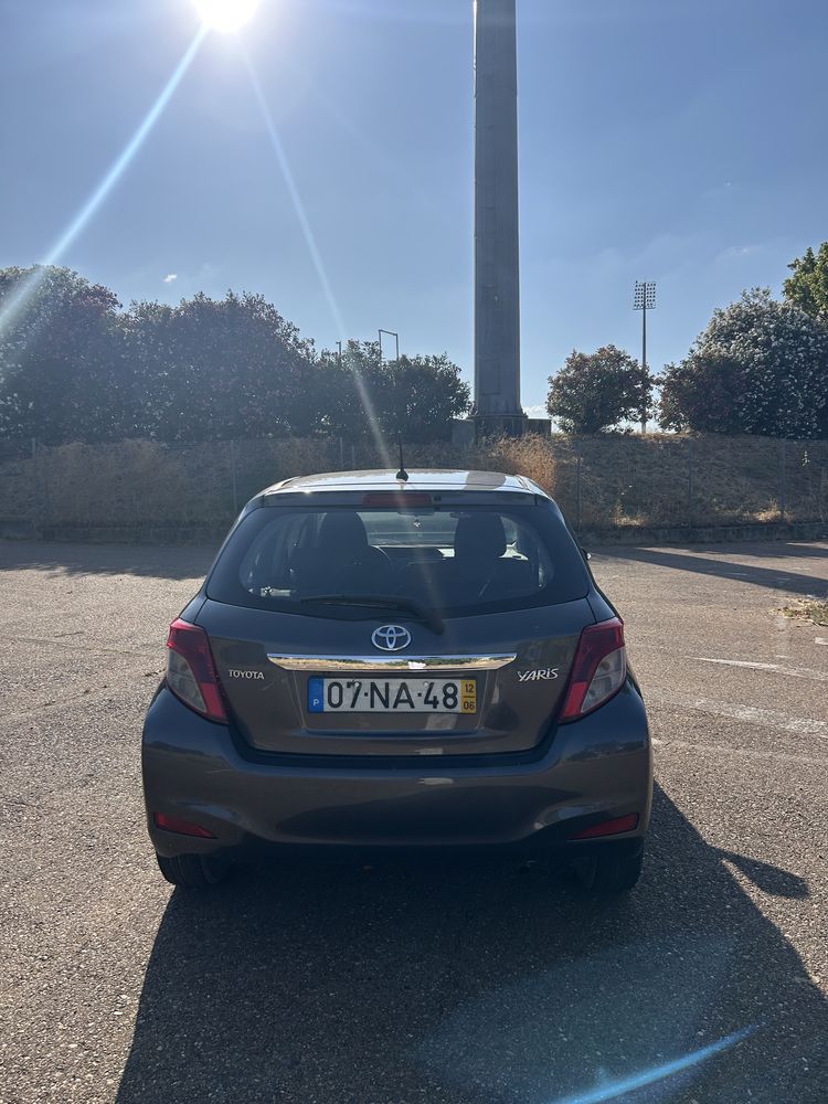 Toyota Yaris 1.0 VVT-i // 2012 – Nacional