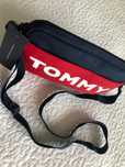 Tommy Hilfiger torebka na pasku
