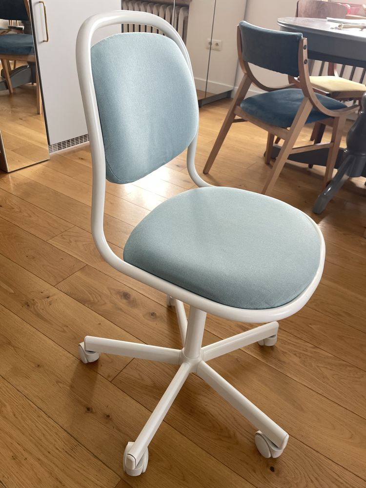 Dziecięce krzesło biurowe Ikea