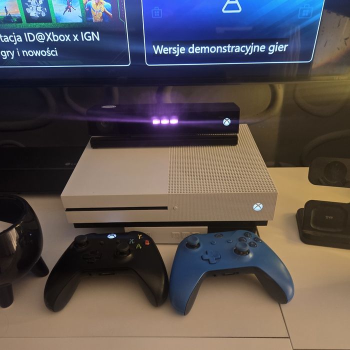 Xbox One S 500 GB Kinect