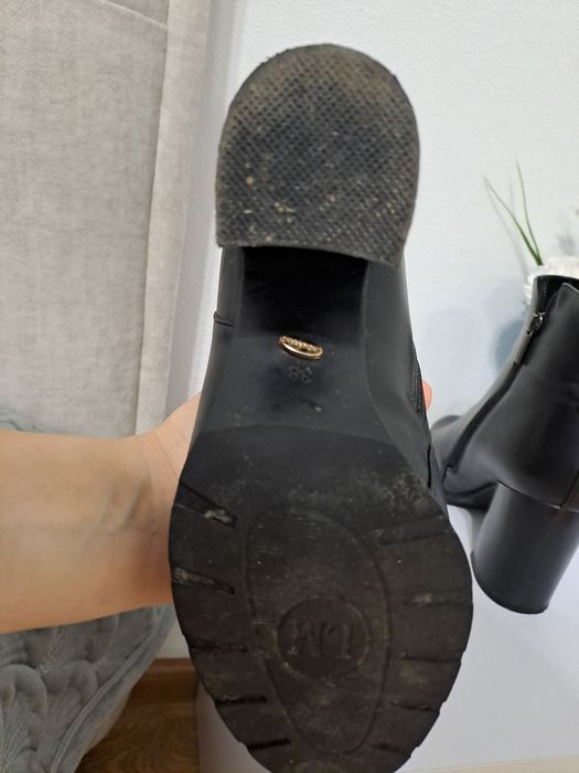 Шкіряні ботінки жіночі