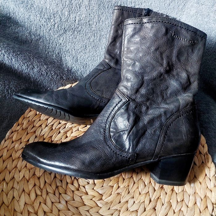 Жіночі козаки , ковбойки , напічоботи ,шкіра