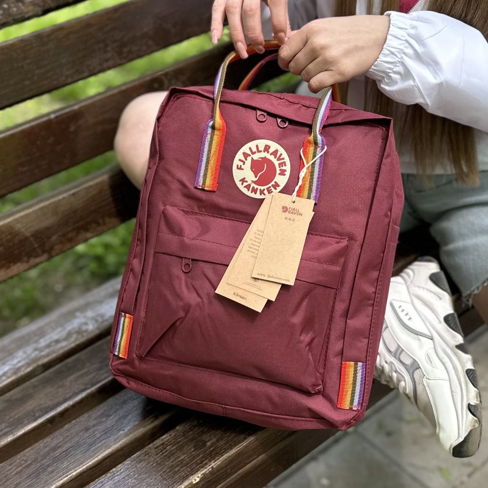 Бордовый рюкзак Fjallraven Kanken с радужными ручками. Рюкзак канкен