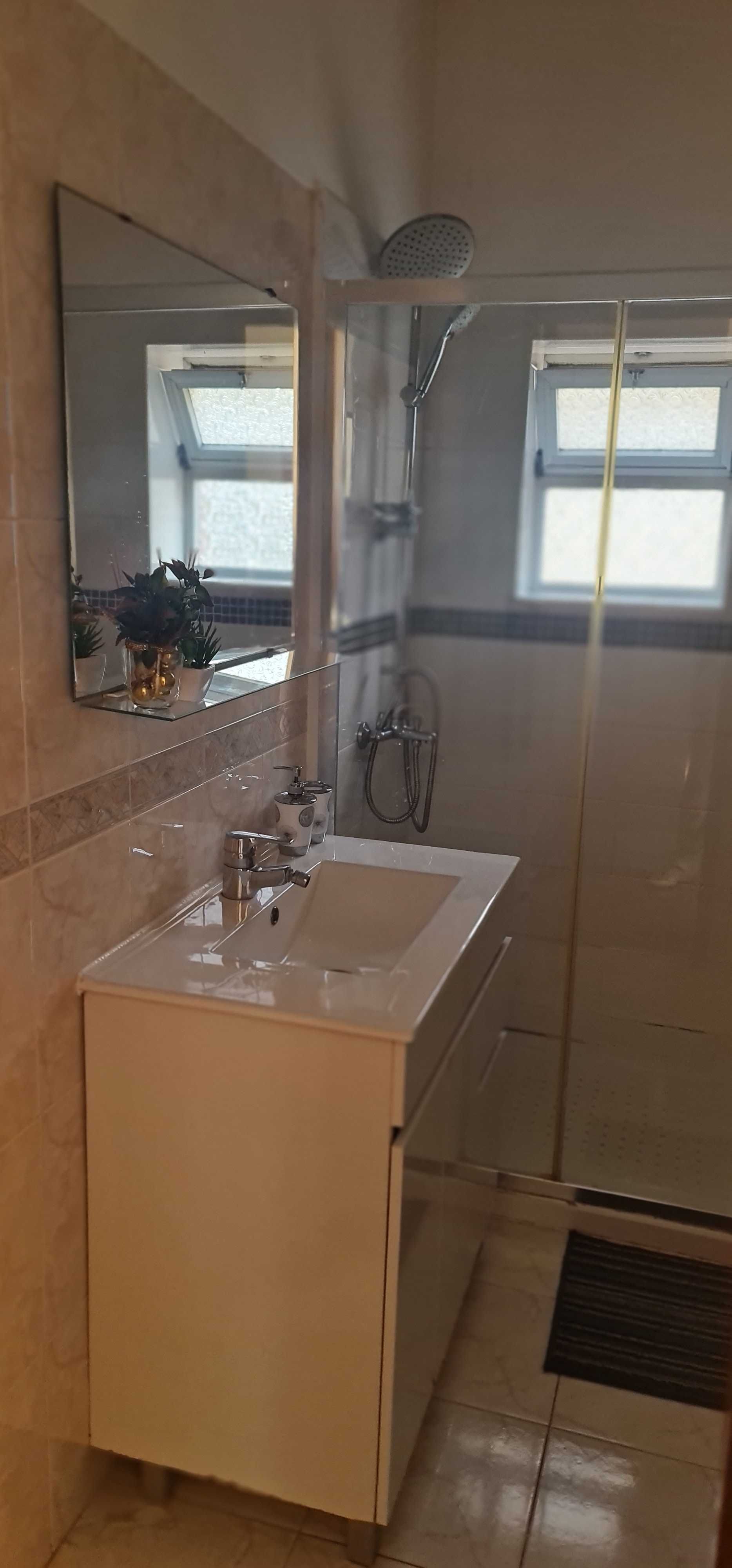 Apartamento com 3 quartos mobilado metro e comboio a porta Lisboa