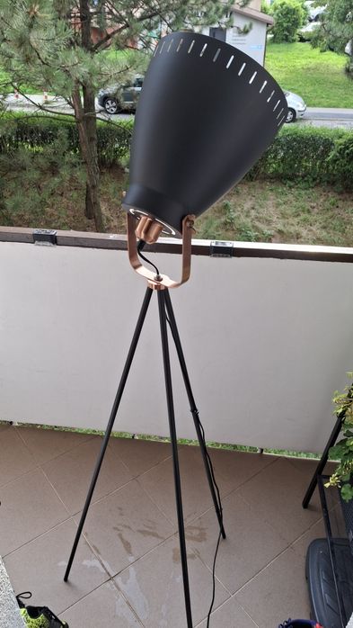 Lampa podłogowa, trójnóg, kolor grafit 145 cm