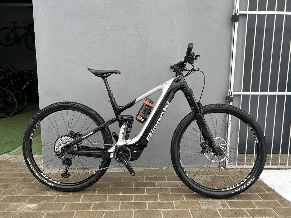 Rower elektryczny Bianchi Performer T-tronik 29 carbon M karbon