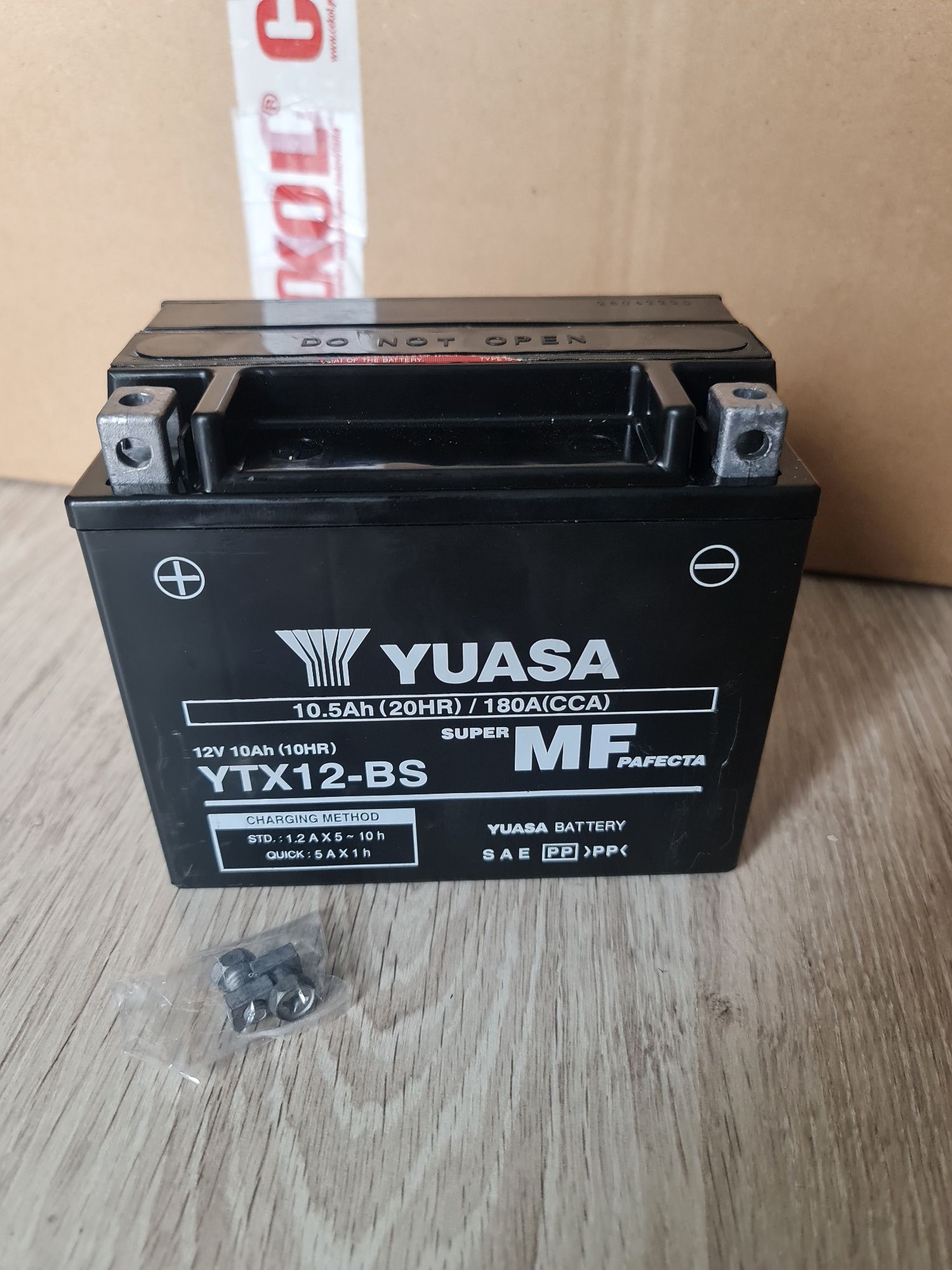 Nowy akumulator Yuasa YTX12-BS