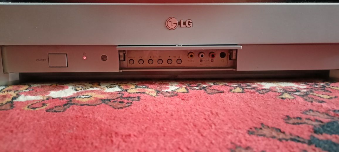 Телевізор LG Flatron з пультом