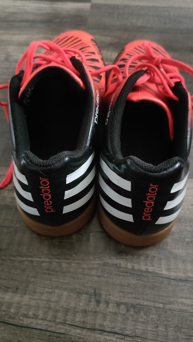 świetne halówki ADIDAS PREDATOR w super stanie