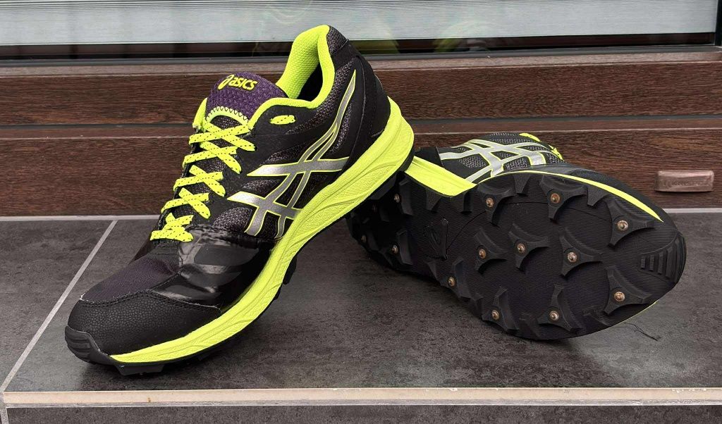 Asics Gel FujiSetsu 2 trekingowe buty z kolcami męskie 42 Gore-tex 
Ro