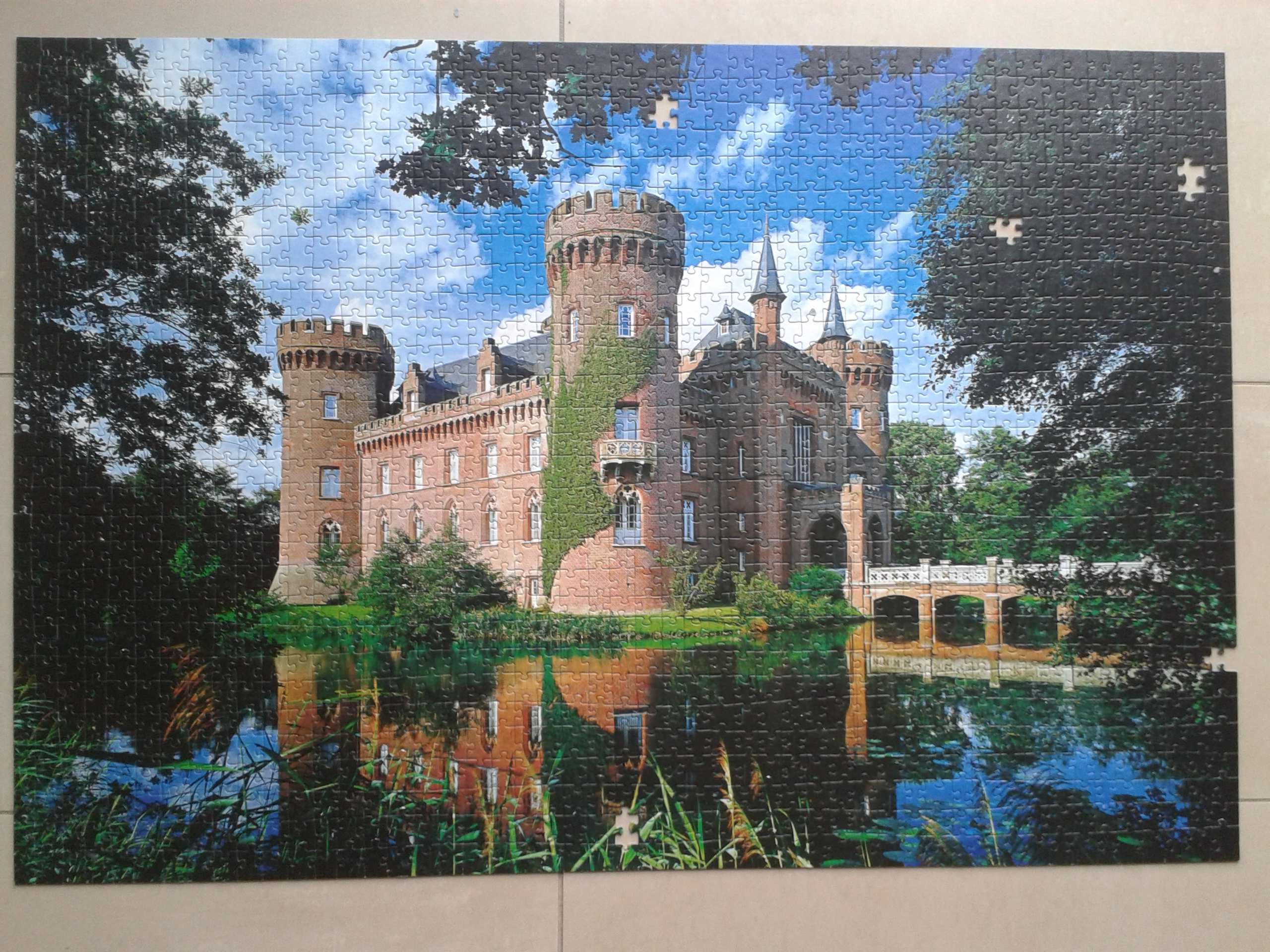 Puzzle Trefl 1500 niekompletne brakuje 4 el Zamek Moyland