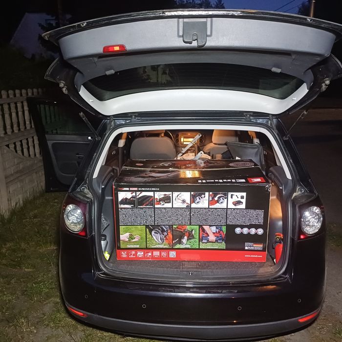 NOWA kosiarka spalinowa z rozruchem elektrycznym, napędem i kartonem;)