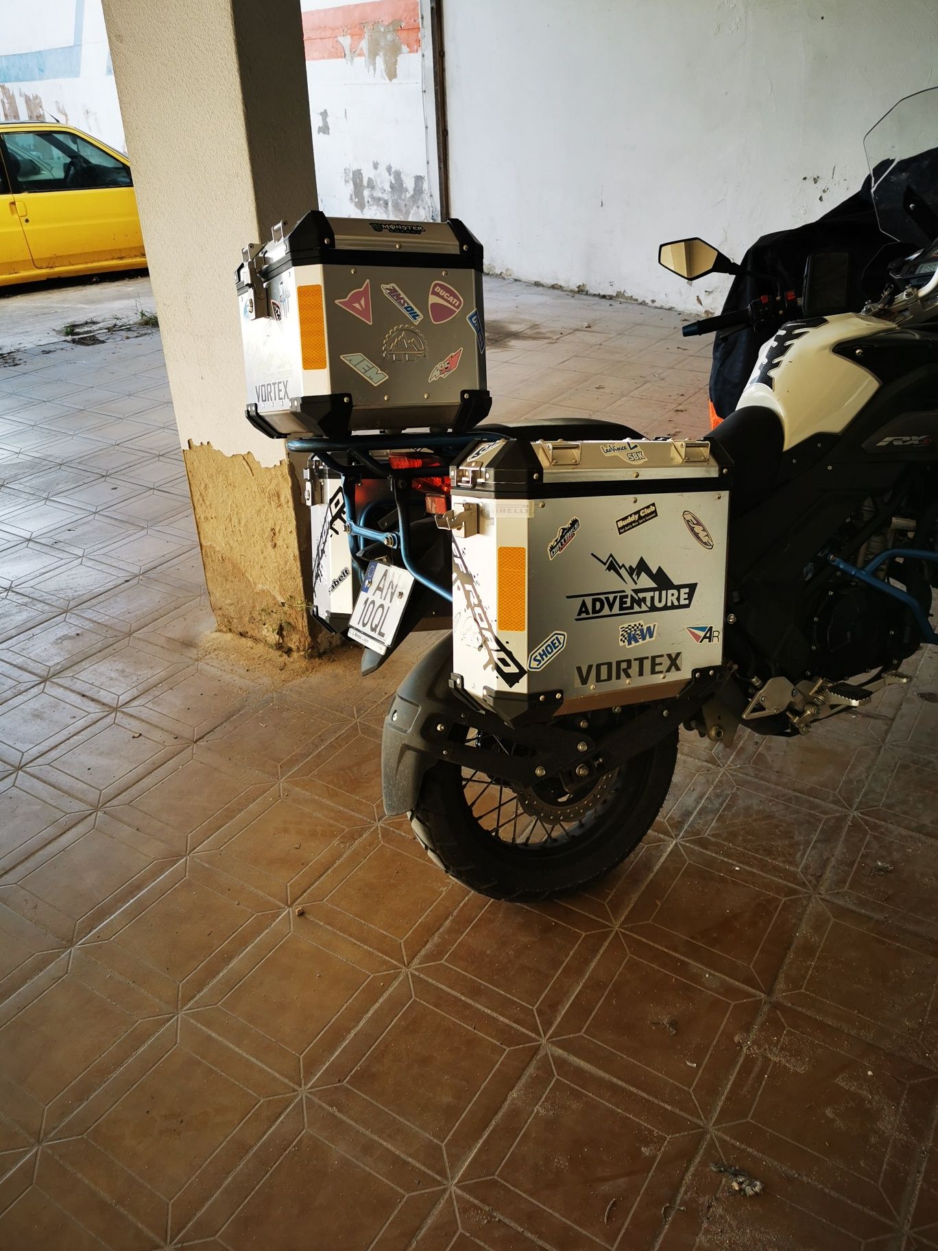 Vortex rx3s 400 apenas 10000 kms