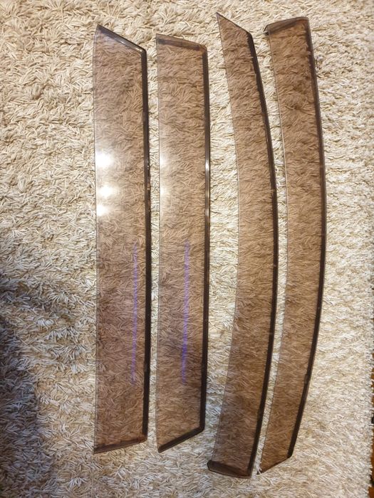 Продам вітровіки на Mitsubishi Grandis