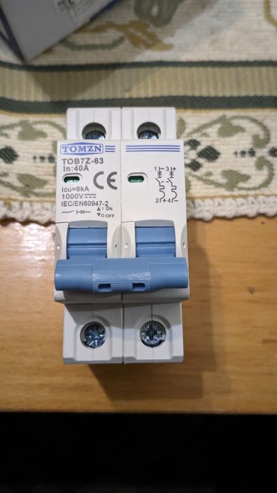 Автомат постійного струму  2-полюсні 20-63/8О-125/150A TOMZN