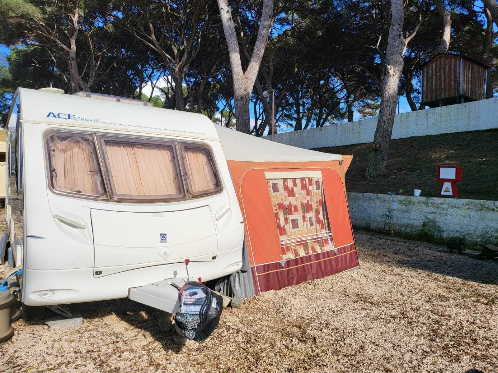 Caravana ACE 6m Travão Inércia