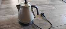 Czajnik elektryczny DeLonghi Icona Vintage KBOV 2001.BG, 1,7 l