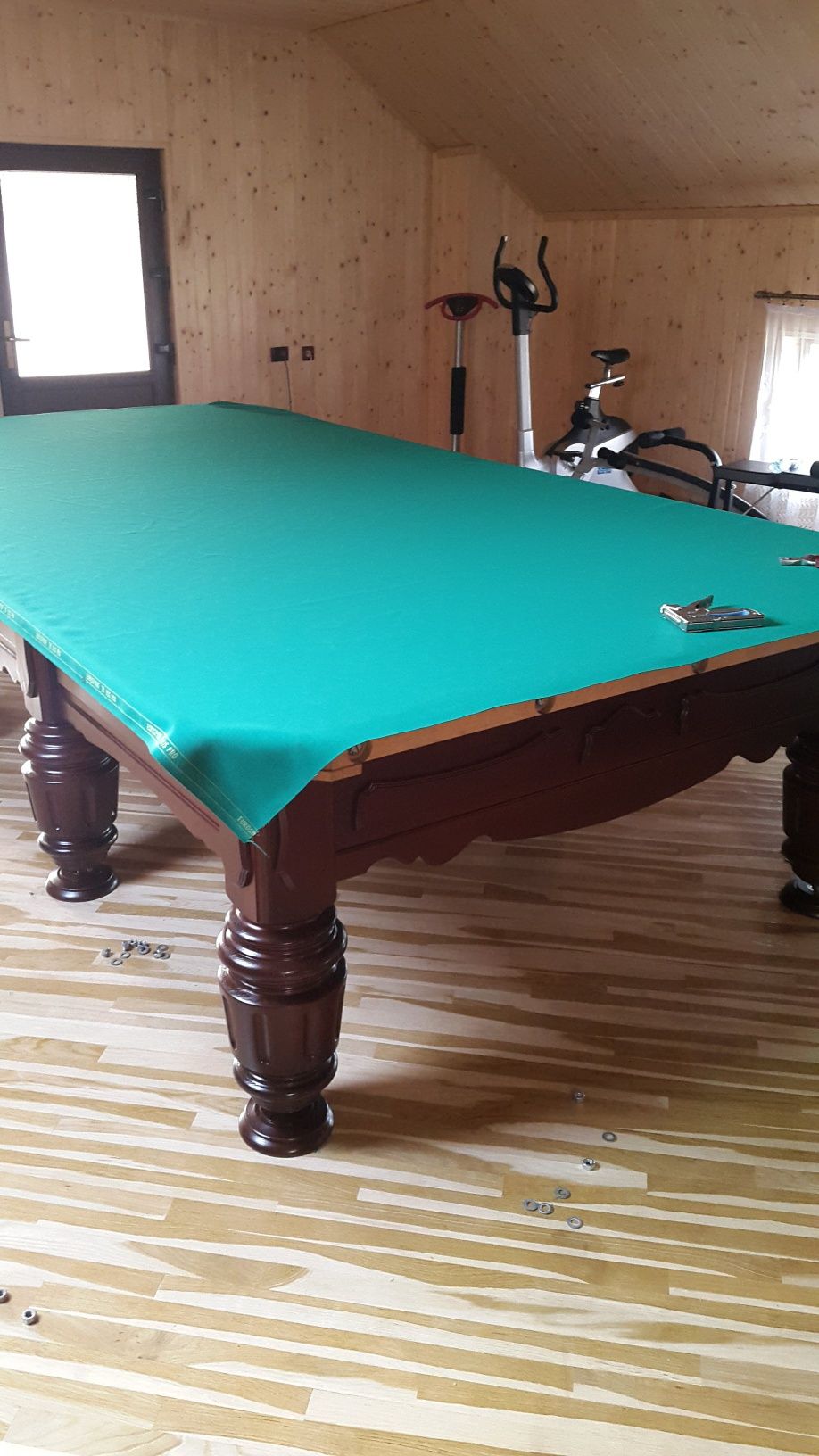 Перетяжка,ремонт и реставрация бильярдных и покерных столов