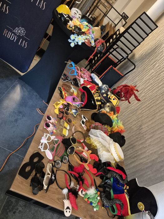 Wynajem fotobudki natychmiastowej fotobudka drukująca zdjęcia gadżety