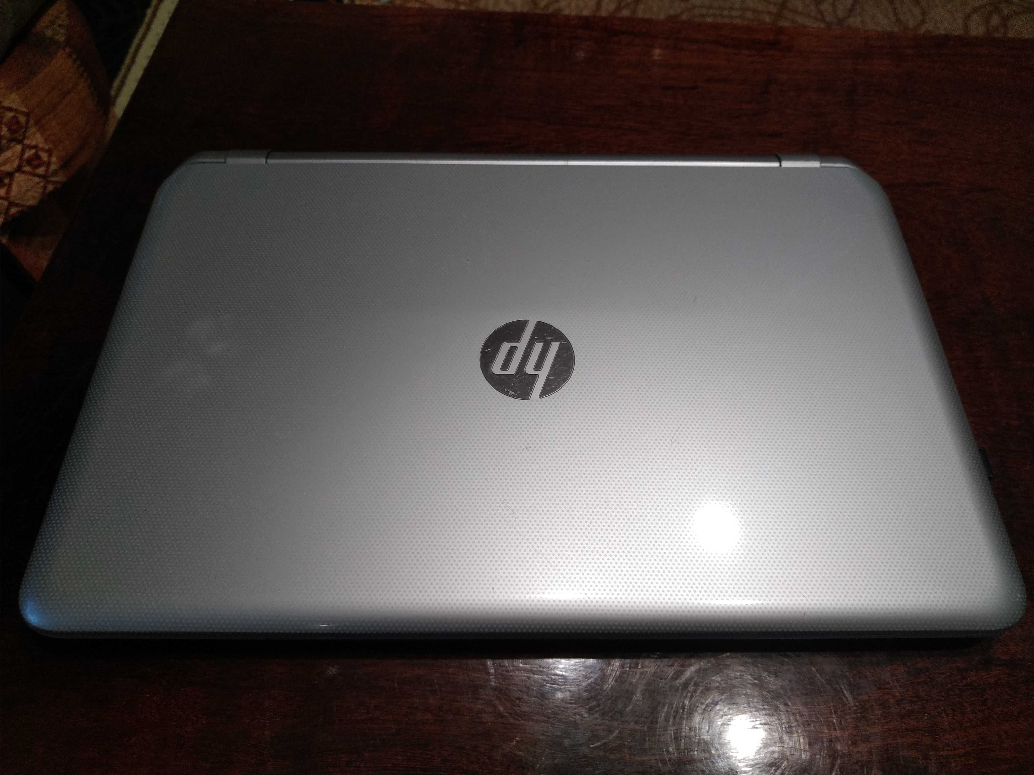 Ноутбук HP Pavilion 15-n026sr