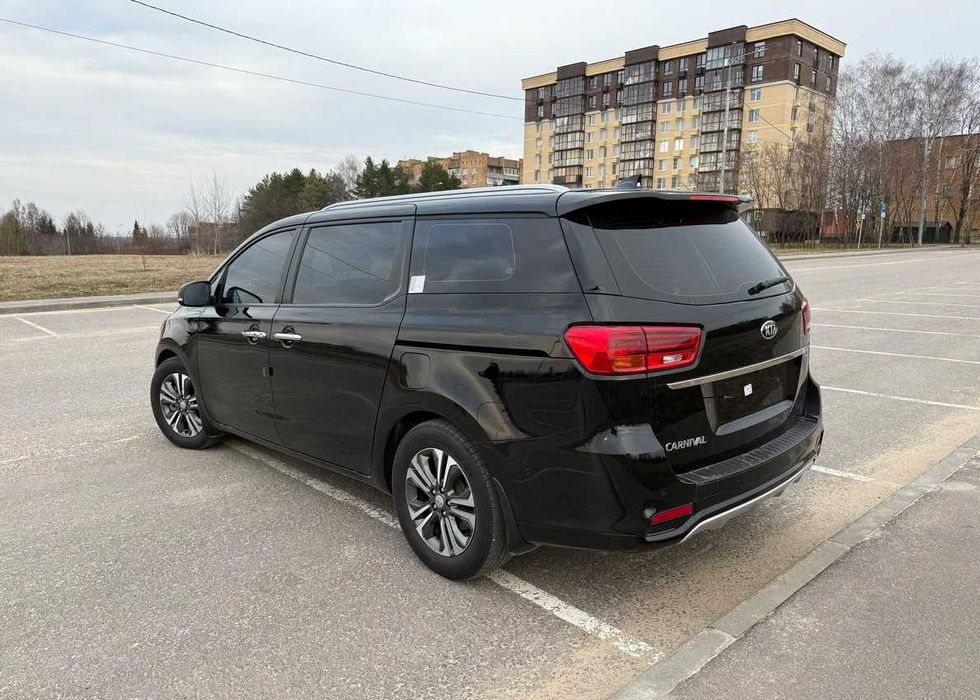 Kia Carnival 2.2 CRDi  2020 рік 8 місць
