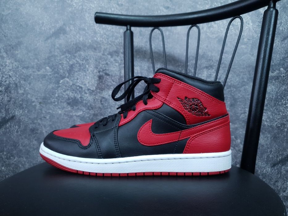 Чоловічі Кроссівки Кеди Nike Air Jordan 1 Mid Banned Оригінал