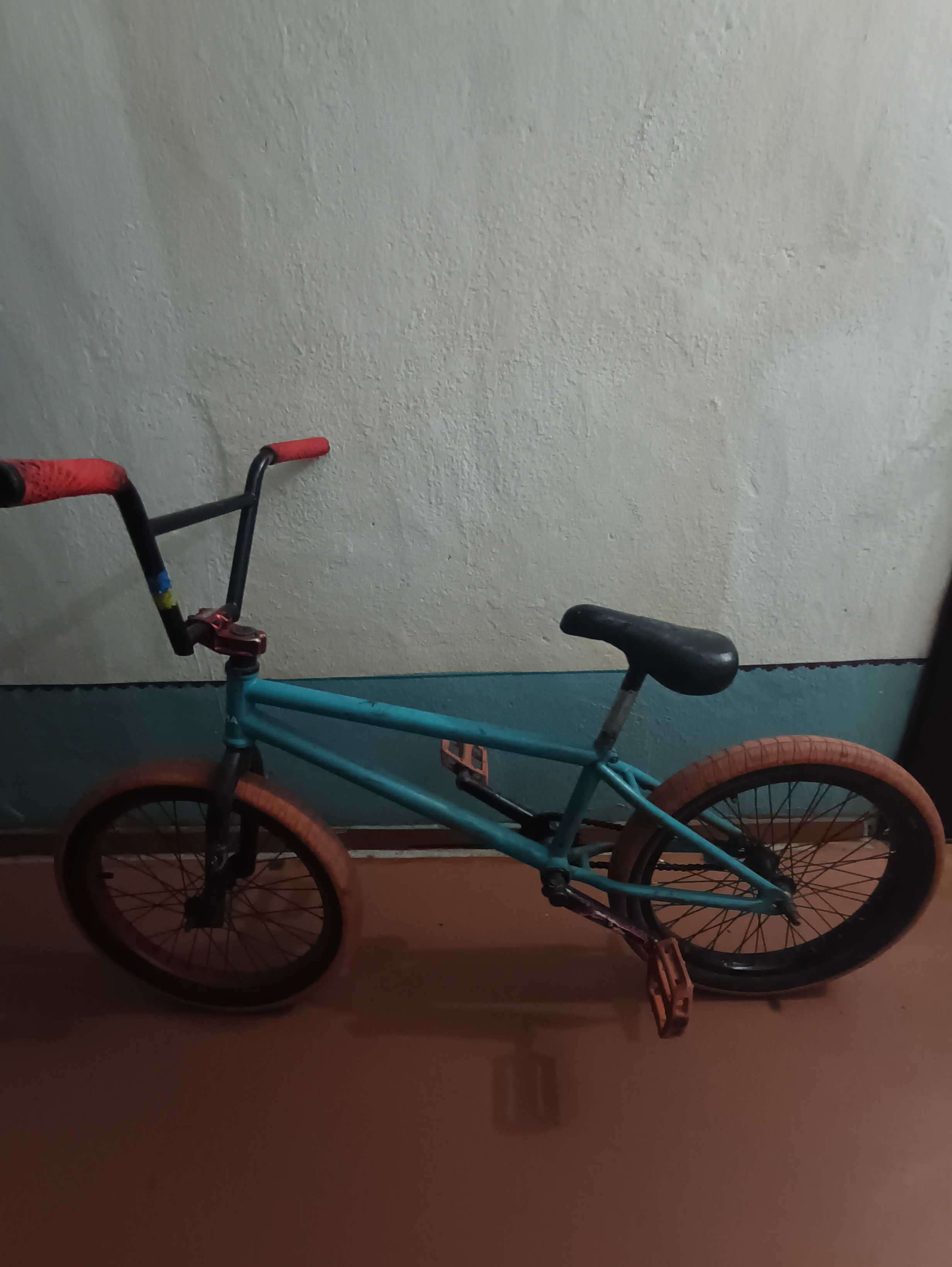 Велосипед для трюков (BMX)