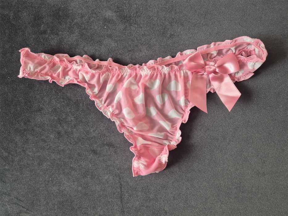 Urocze stringi serduszka sexy M