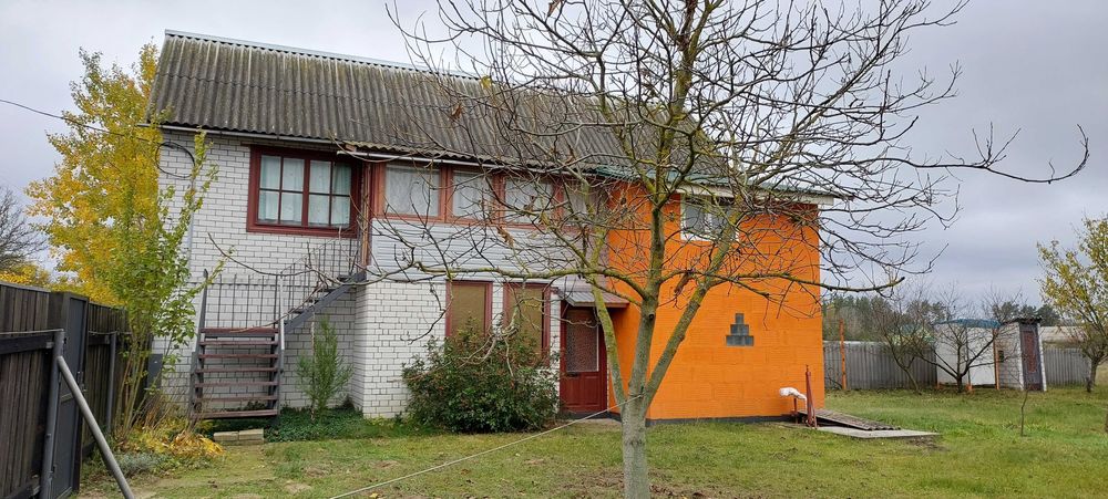 Продам будинок з земельною ділянкою