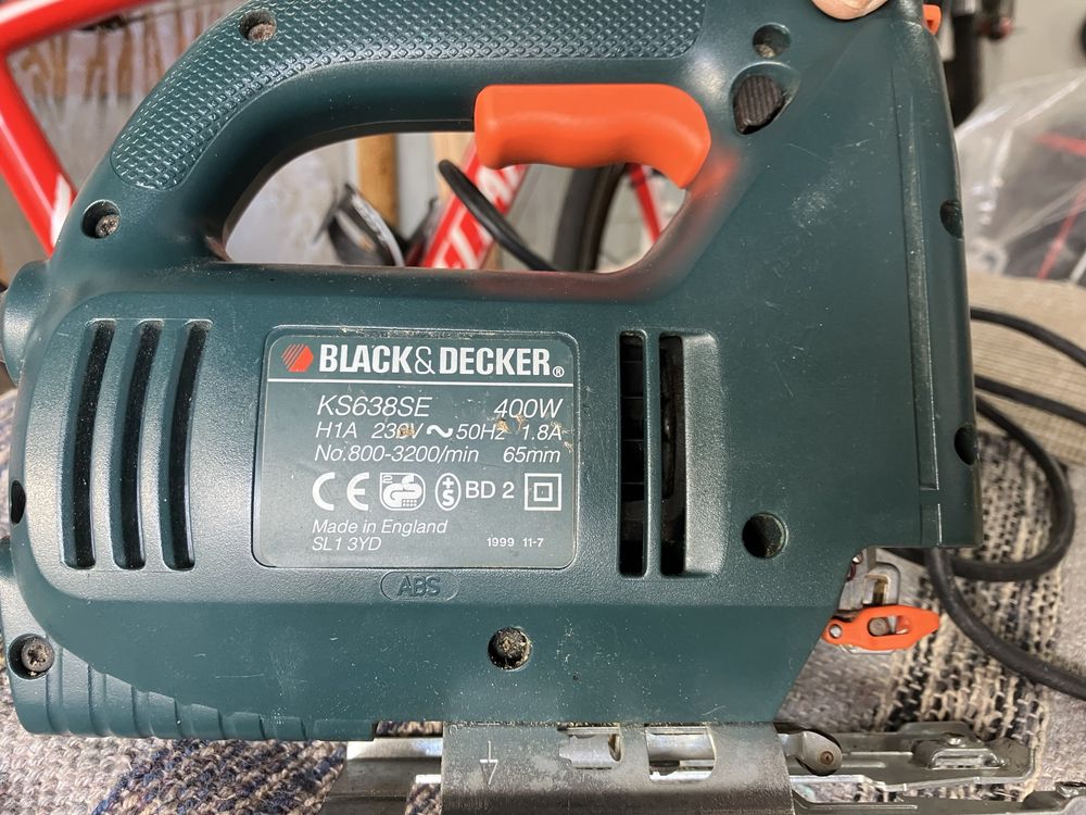 Serra eléctrica Black & Decker