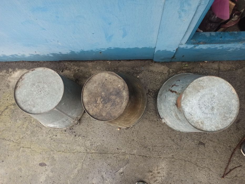 Відра господарчі