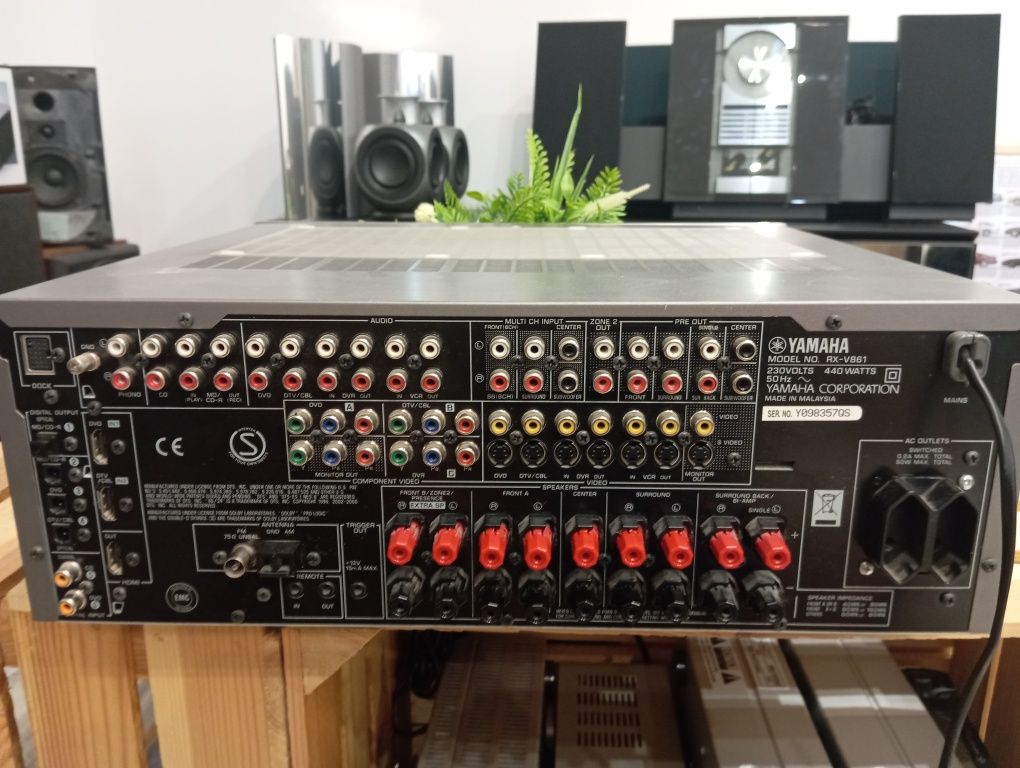 Amplituner Yamaha RX-V861 + pilot RAV364