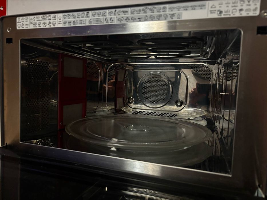 Kuchenka mikrofalowa Whirlpool MWP 3391 SX z grillem