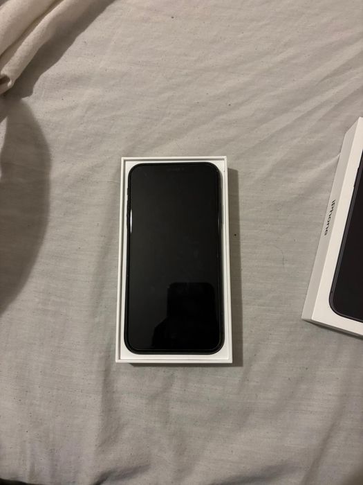 Iphone 11  64 gb