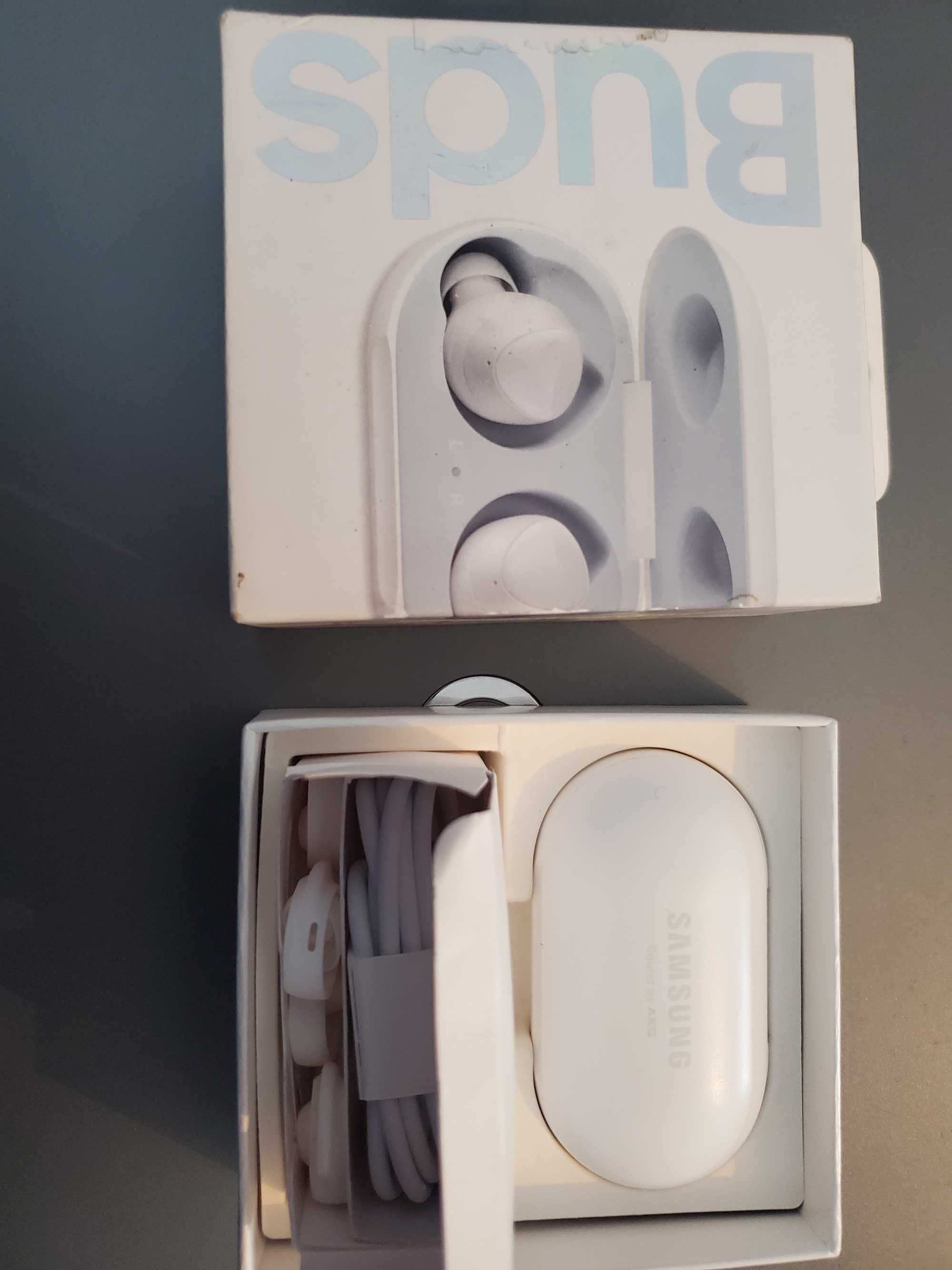 Samsung Buds SM-R170, оригинал, б/у, исправные, в L  батарея не держит