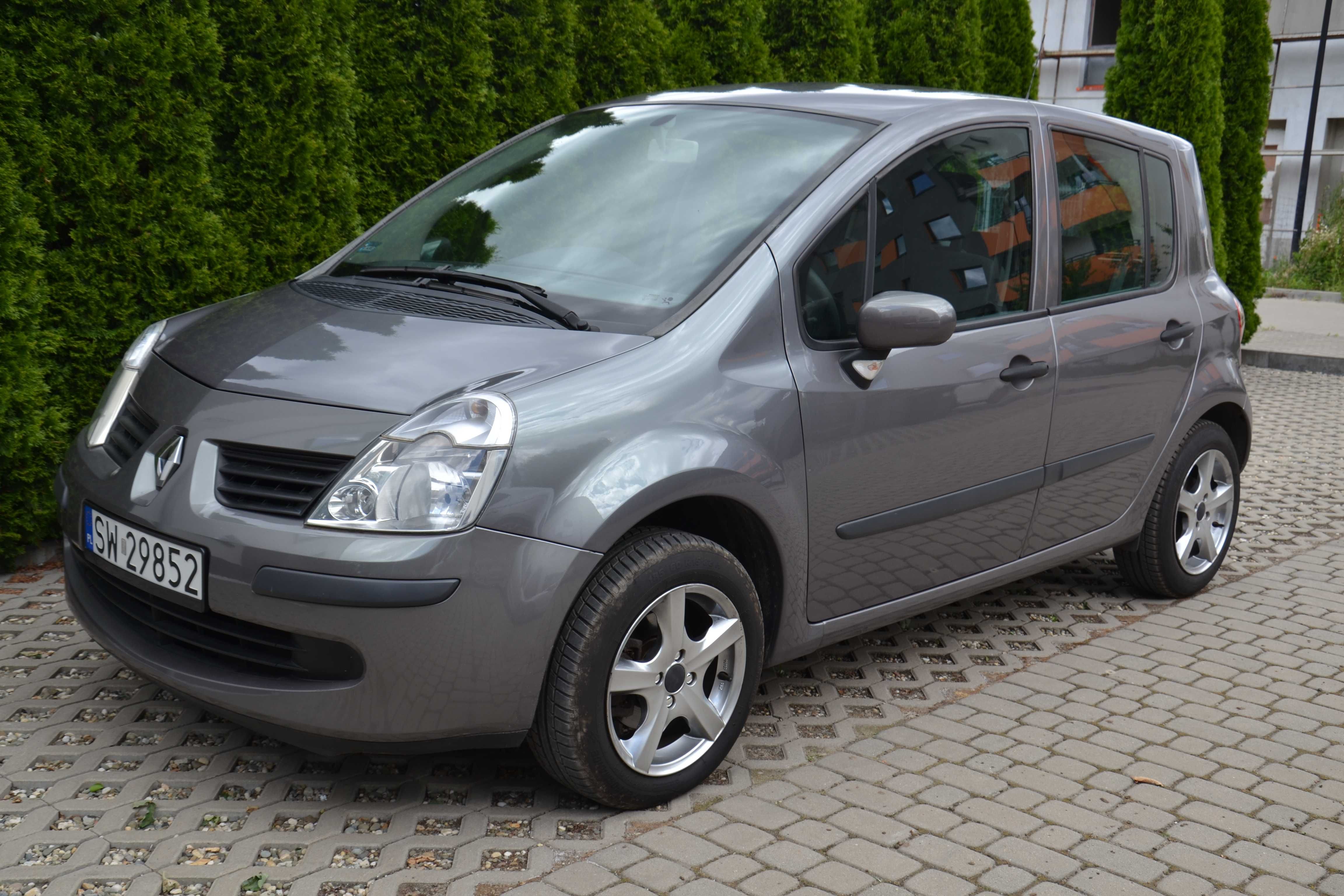 Modus z przebiegiem 122 700 km z 2007 roku
