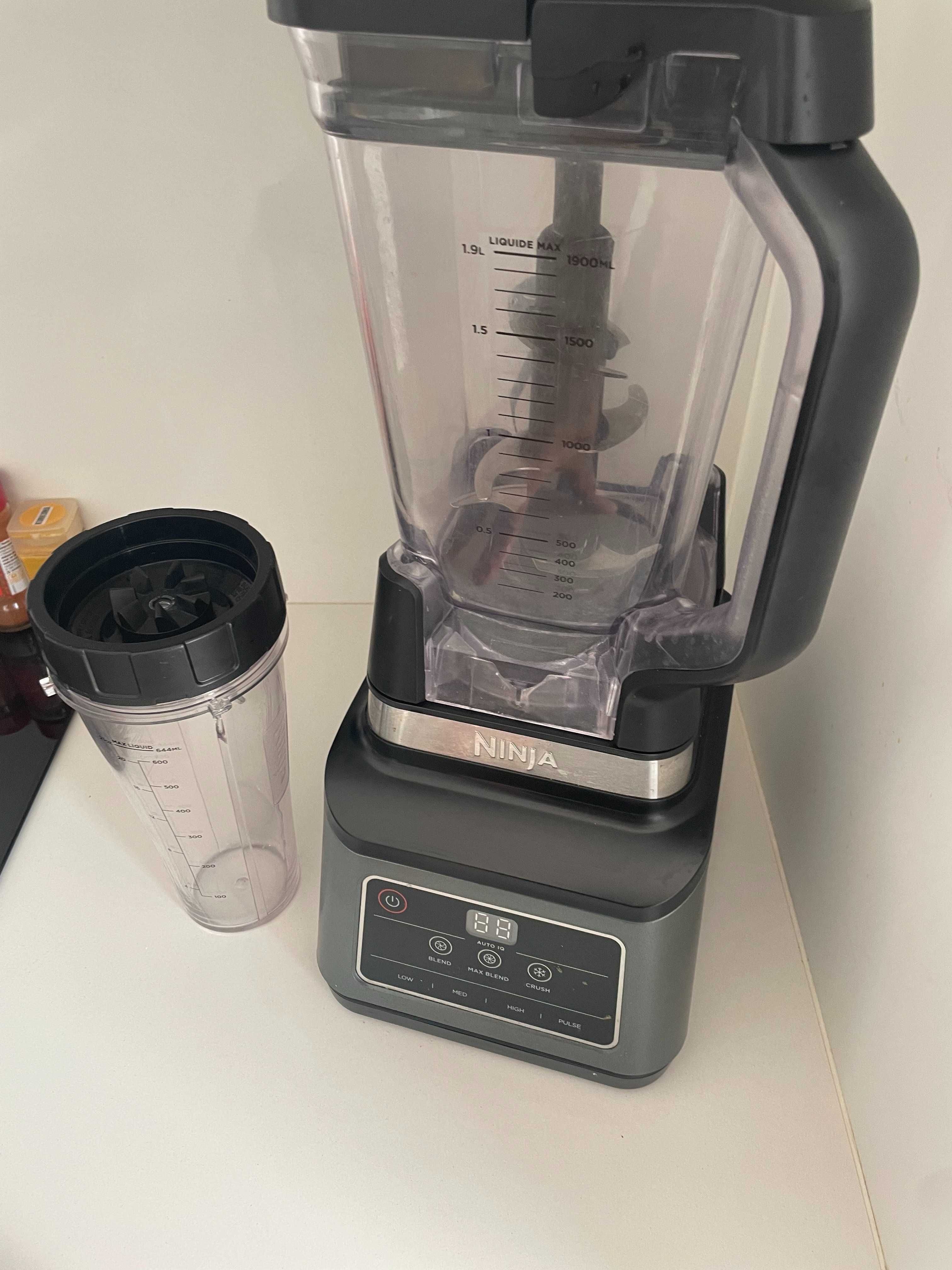 Ninja Professional Blender with Extra Cup and Blade
