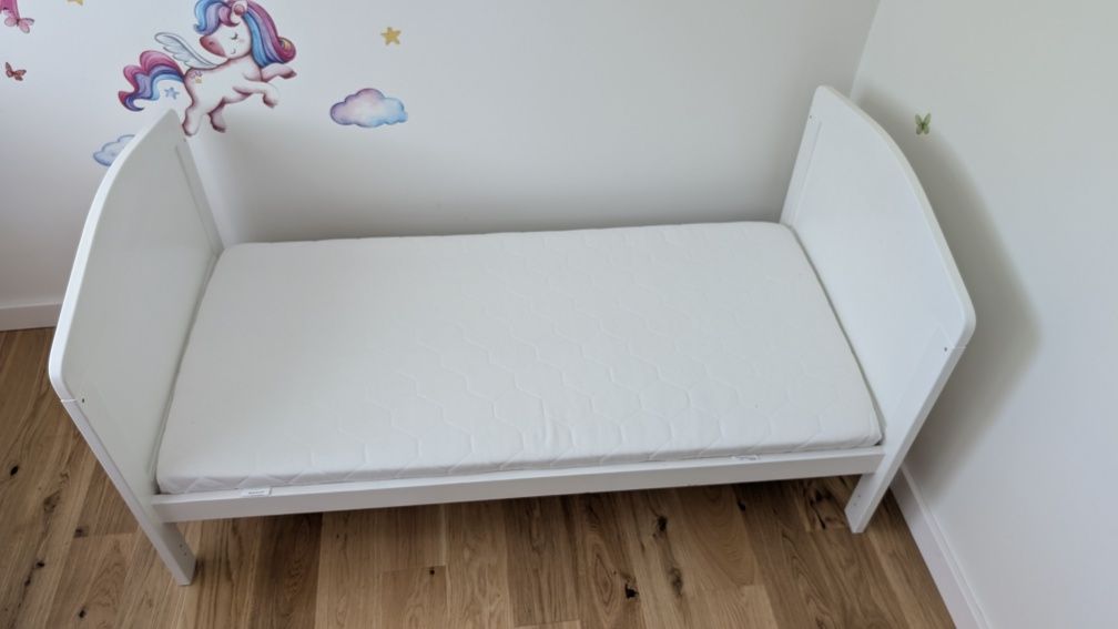 Łóżeczko dziecięce i niemowlęce Hampton Cot Bed 140×70