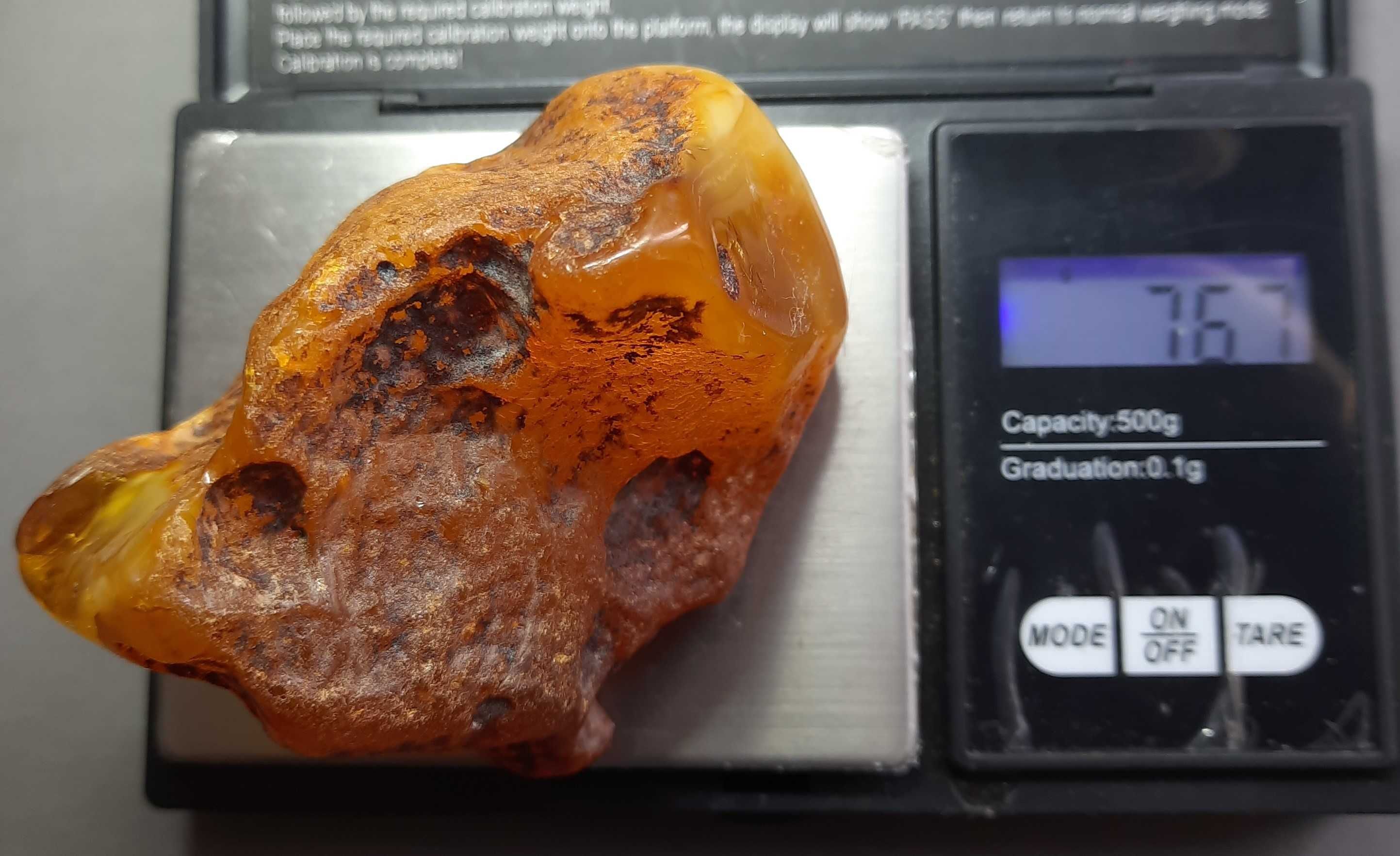 Bursztyn surowy 76,6 g. Nieaktualny