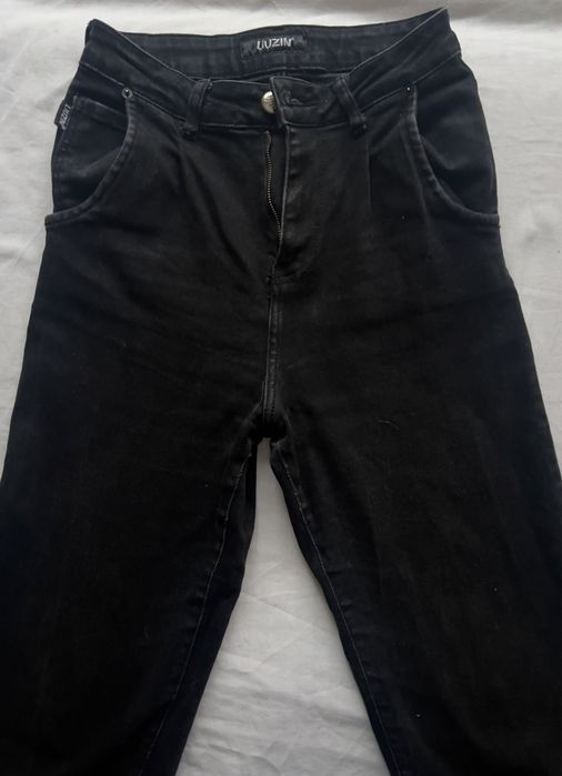 Речі даром. Топ, джинси, сукня