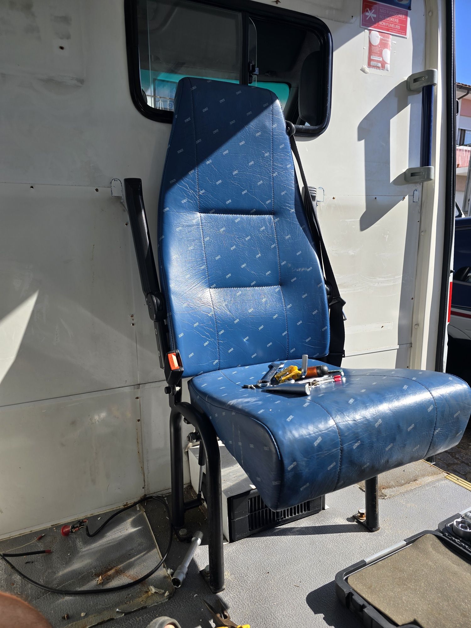 Vendo 3 bancos de ambulância