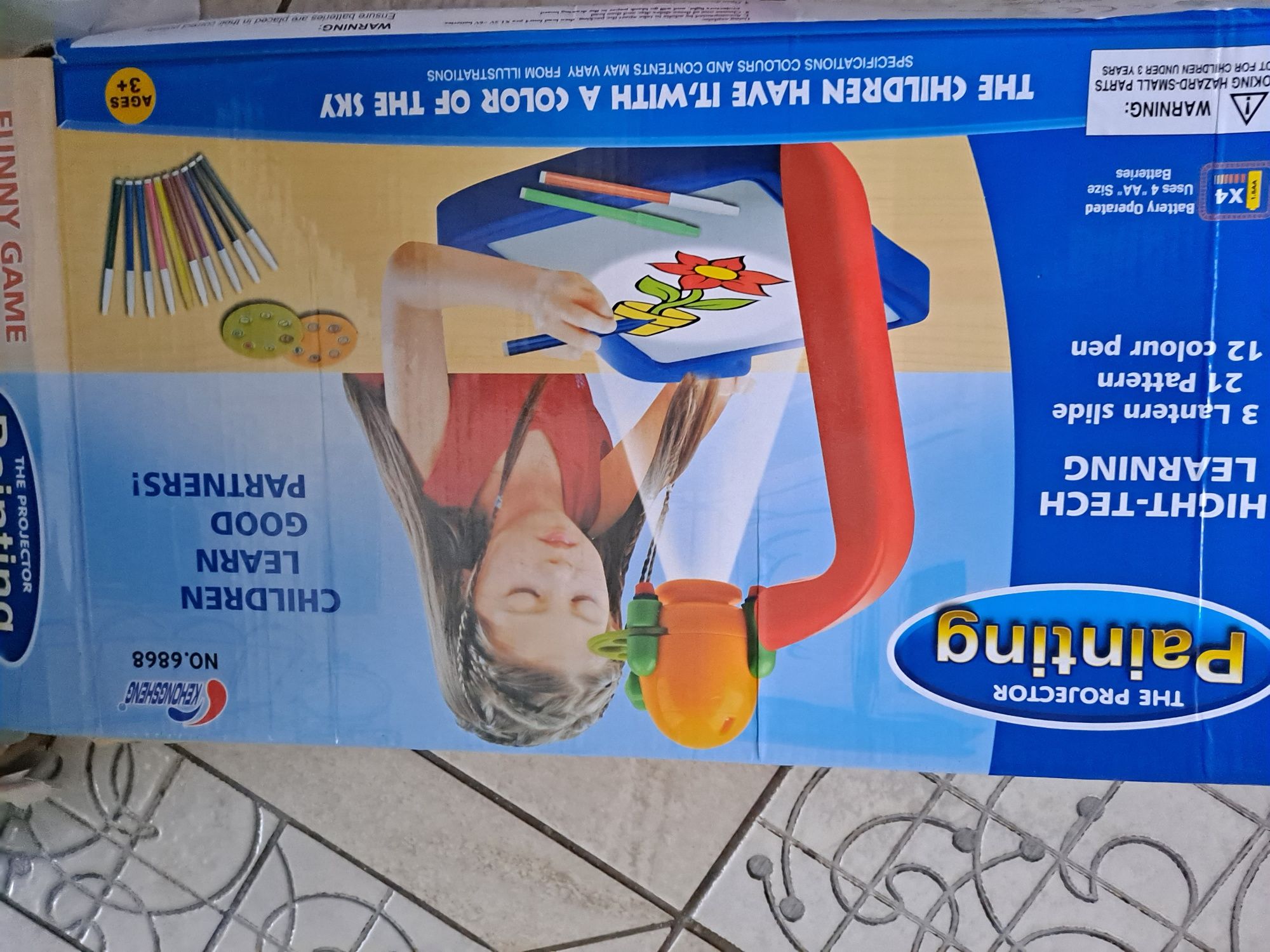 Projektor i dziurkacz ozdobny