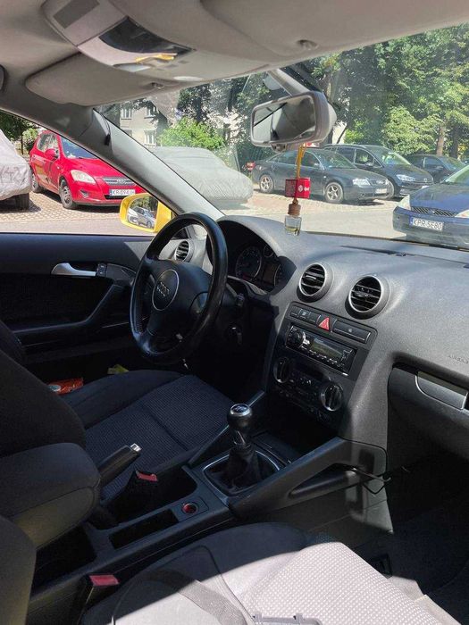 Audi A3 8P / 2004r / 1.6 benzina / klima