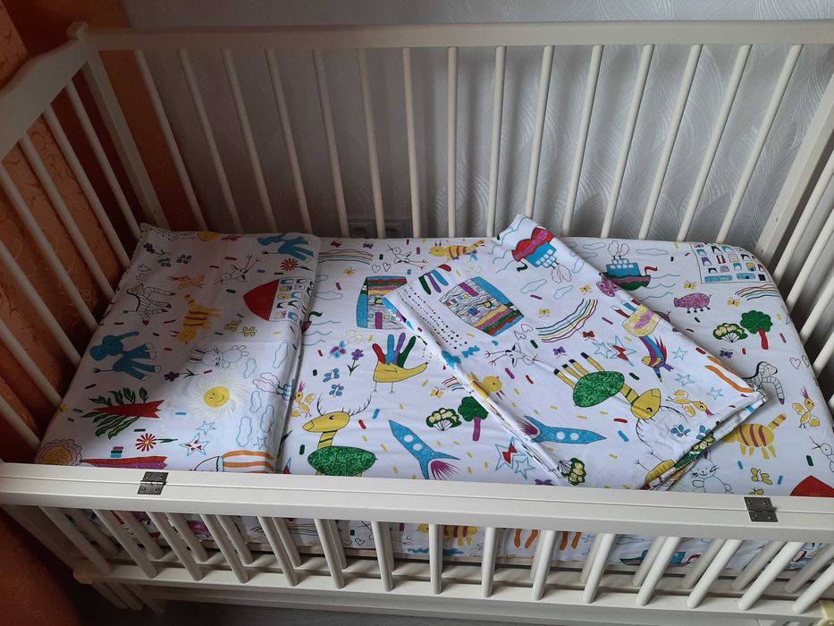 Дитяче ліжко з маятником + бортики з постілю