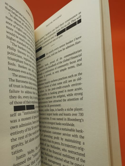 Trust Me, PR od Dead - Robert Phillips