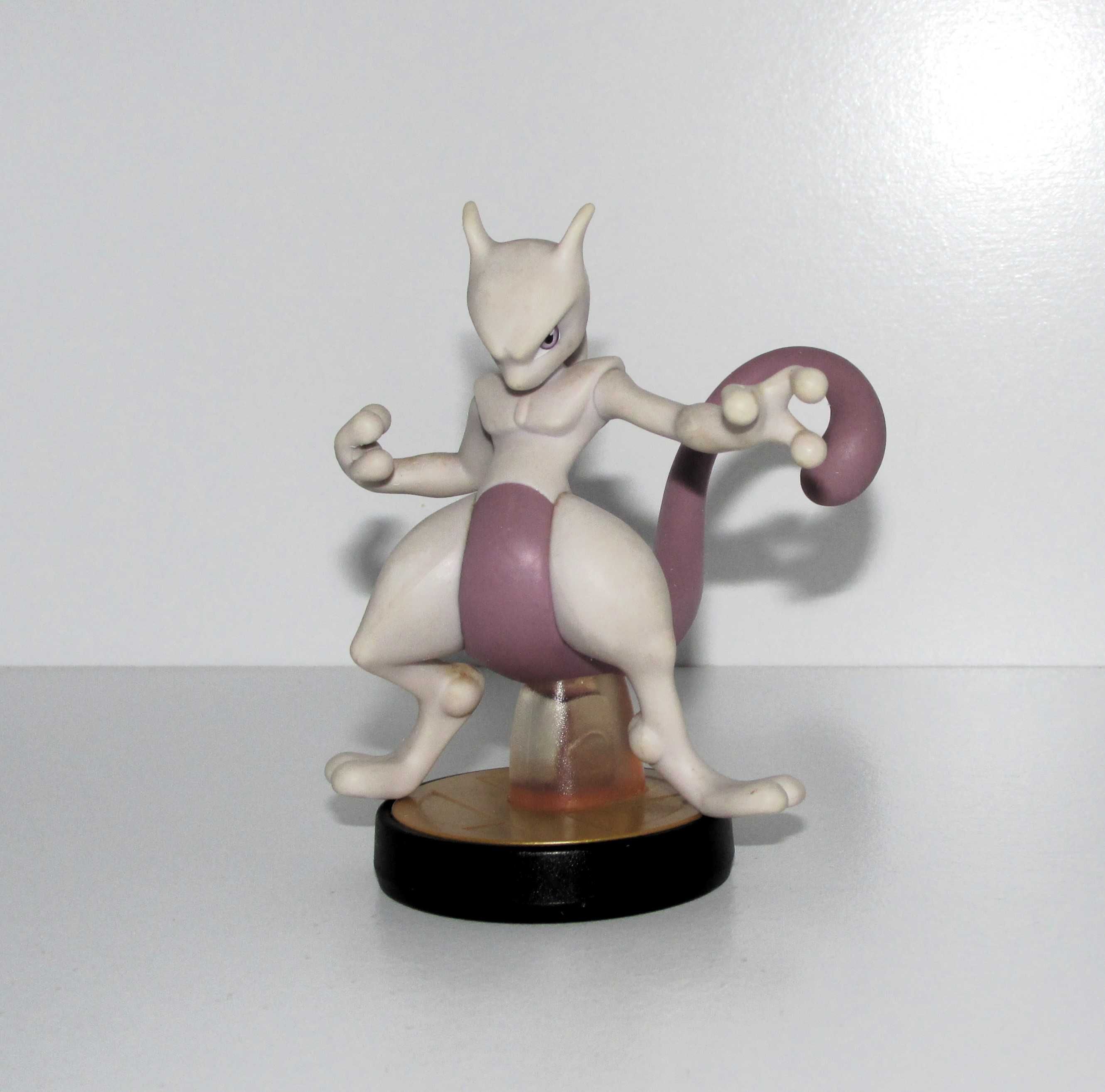 Nintendo Amiibo Mewtwo Figure