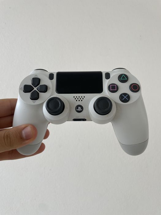 Comando Branco para a Playstation 4.