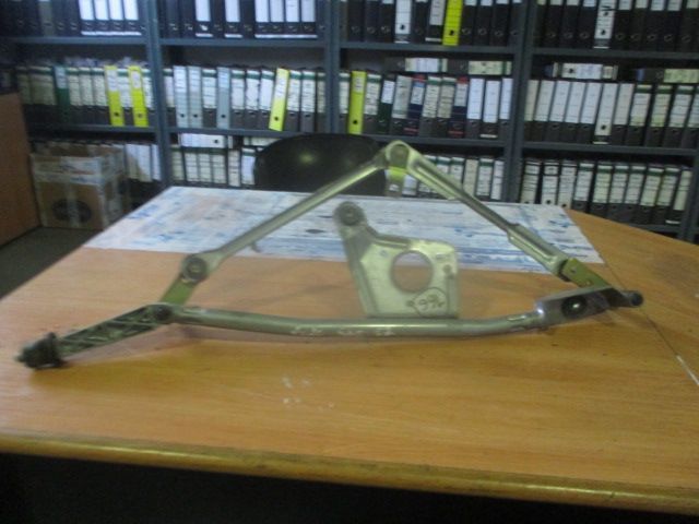 Tirante Limpa Vidro 8624239 VOLVO S60 2002 VOLVO V70 2002