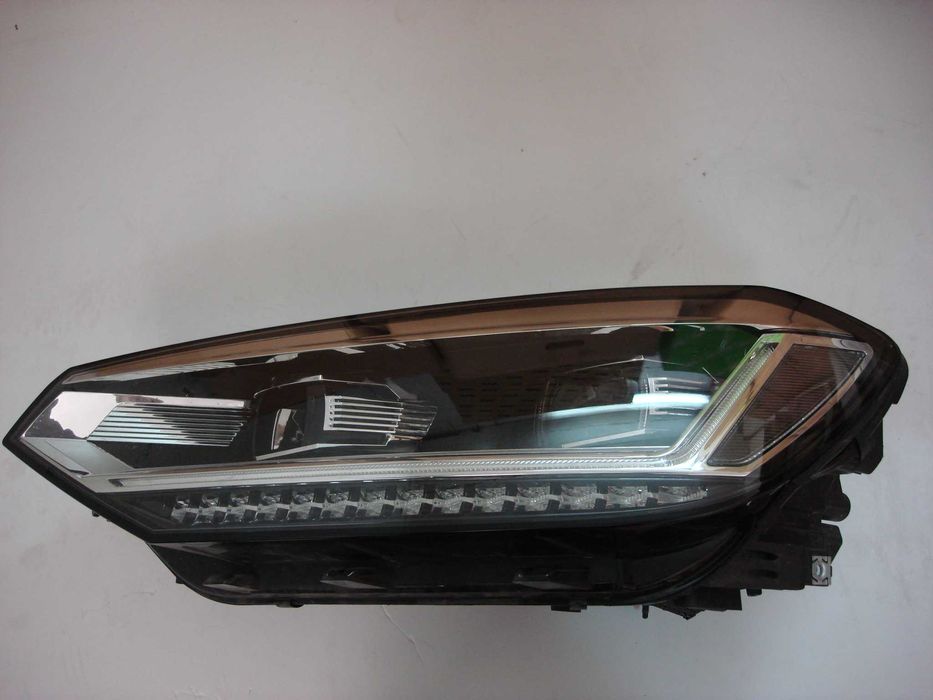 Lampa przód  lewa TOURAN III 5TB FULL LED EU